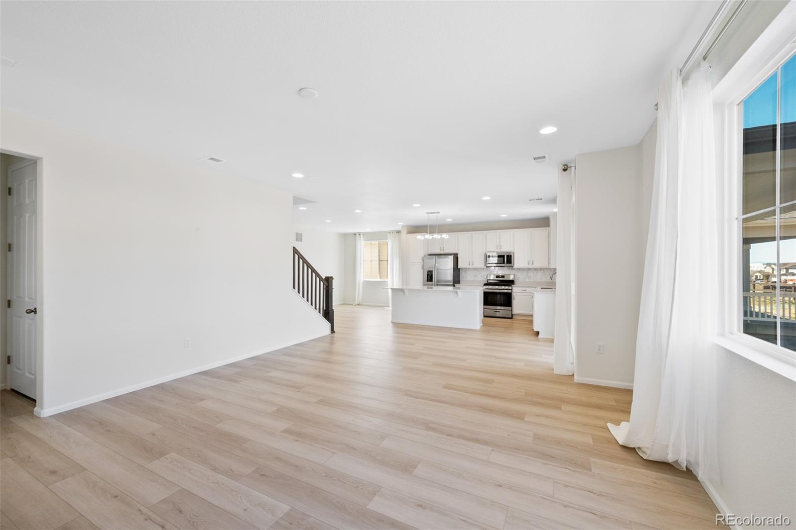 MLS Image #11 for 9175  uravan court,commerce city, Colorado