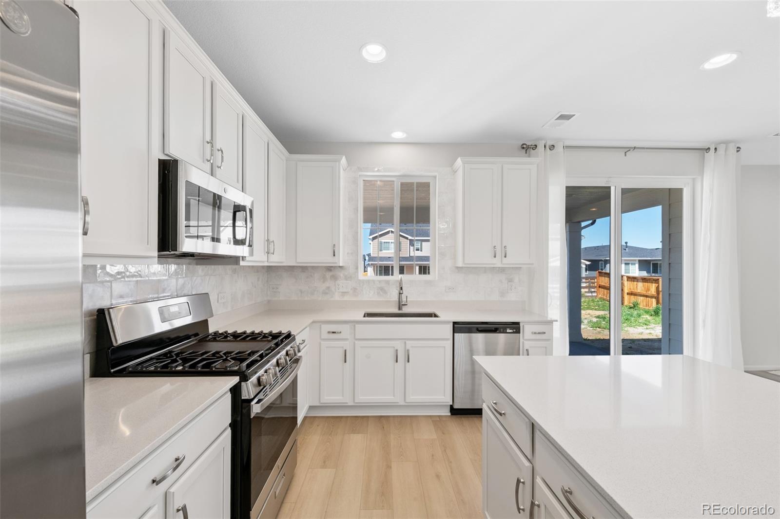 MLS Image #3 for 9175  uravan court,commerce city, Colorado