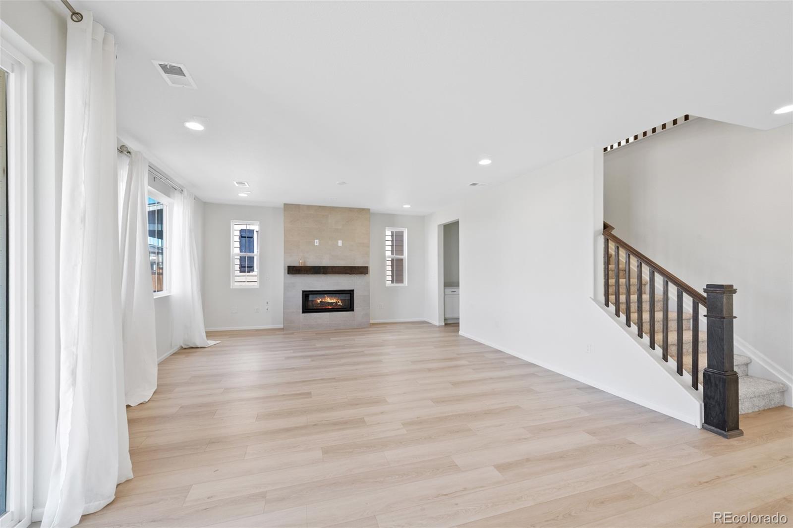 MLS Image #7 for 9175  uravan court,commerce city, Colorado