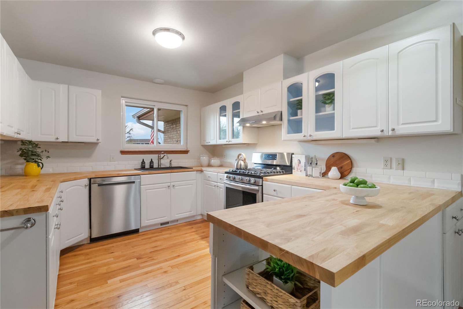 MLS Image #10 for 6288 s harlan way,littleton, Colorado
