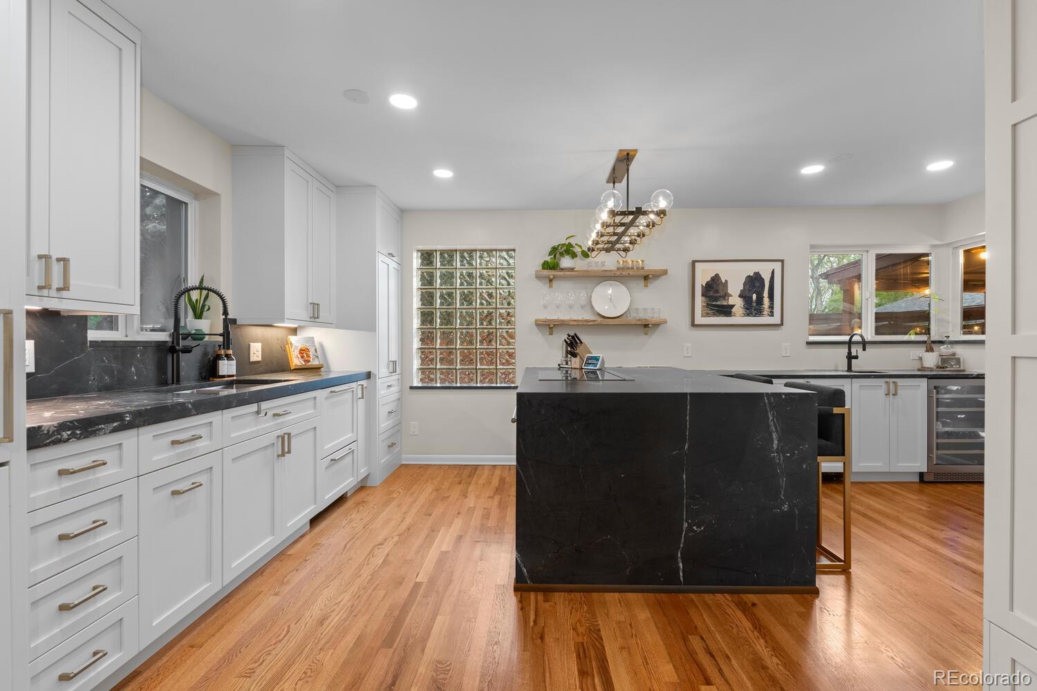 MLS Image #10 for 6625 e 6th avenue parkway,denver, Colorado