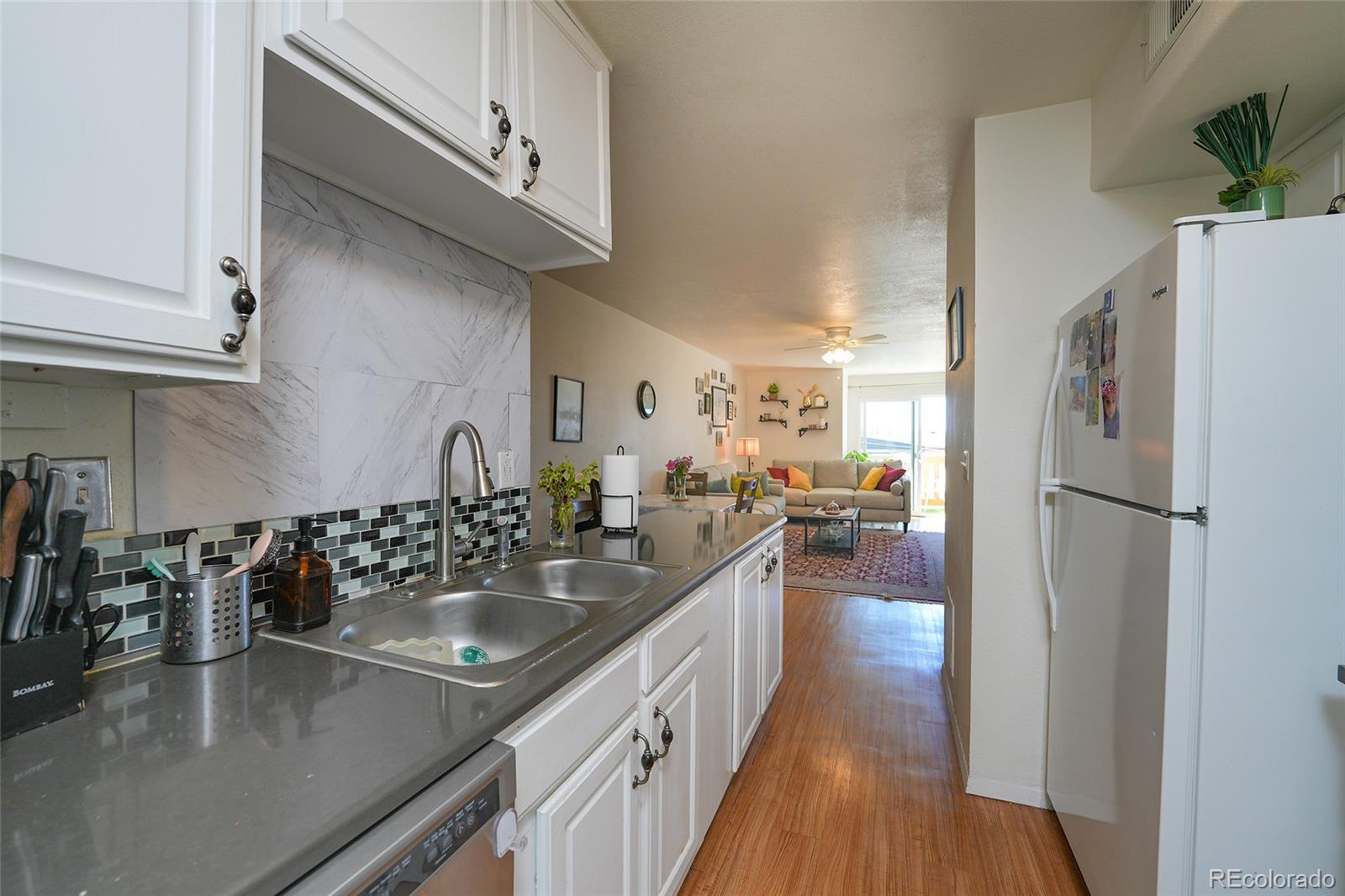 MLS Image #5 for 865 s quebec street,denver, Colorado