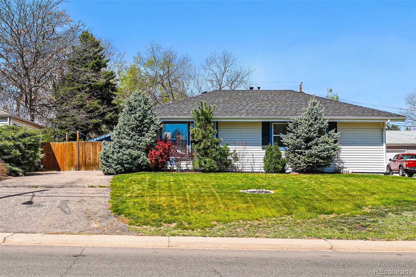 MLS Image #11 for 1335 s holly street,denver, Colorado
