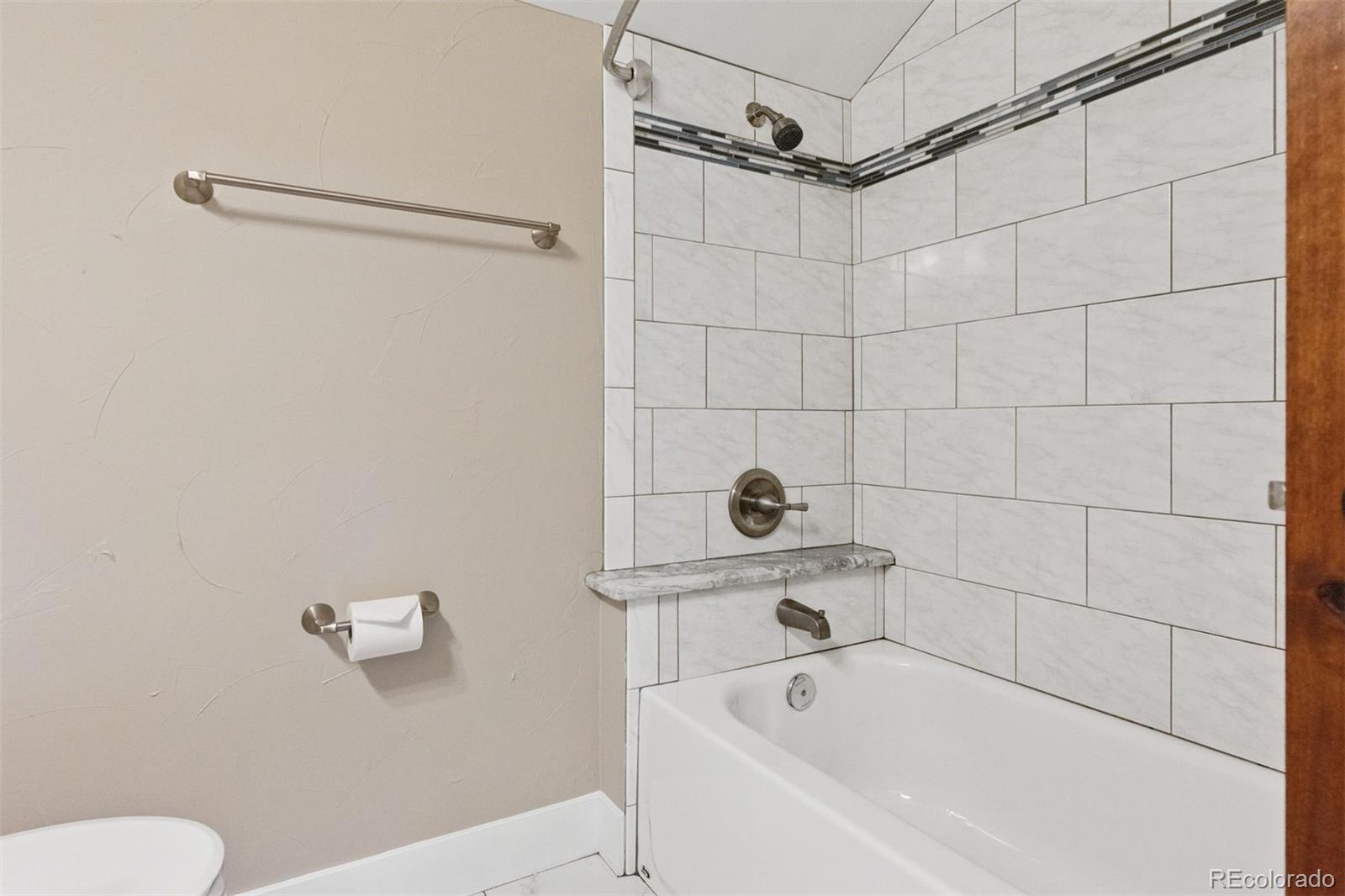 MLS Image #30 for 815 s gaylord street,denver, Colorado