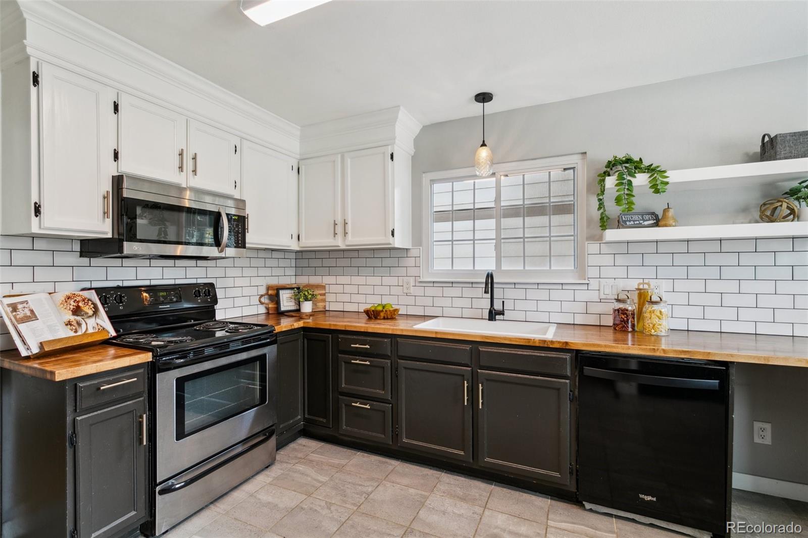 MLS Image #3 for 8365  pepperridge drive,colorado springs, Colorado