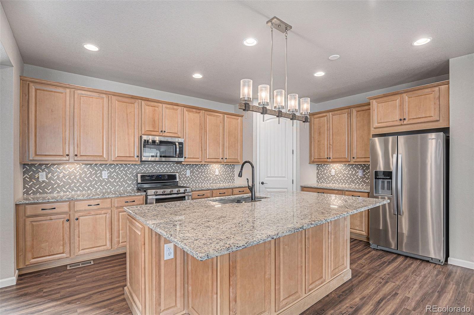 MLS Image #10 for 10610  reunion parkway,commerce city, Colorado