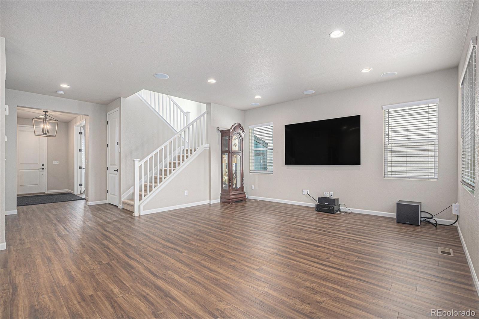 MLS Image #4 for 10610  reunion parkway,commerce city, Colorado
