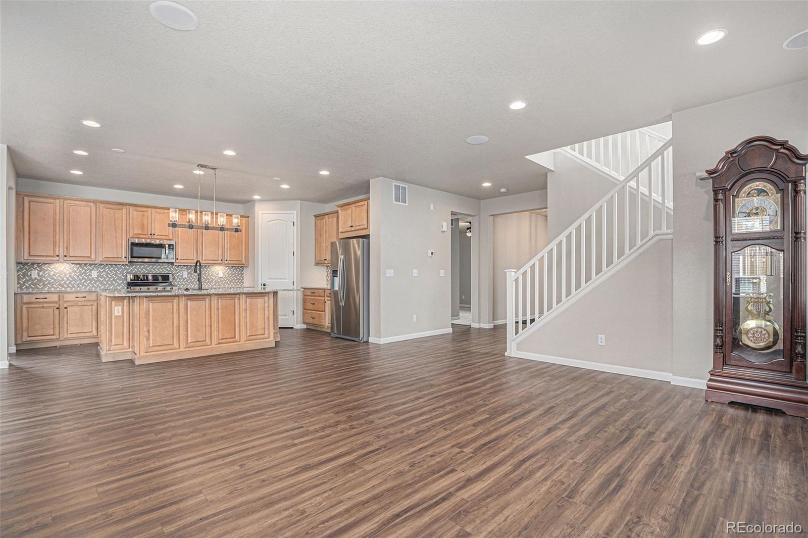 MLS Image #5 for 10610  reunion parkway,commerce city, Colorado