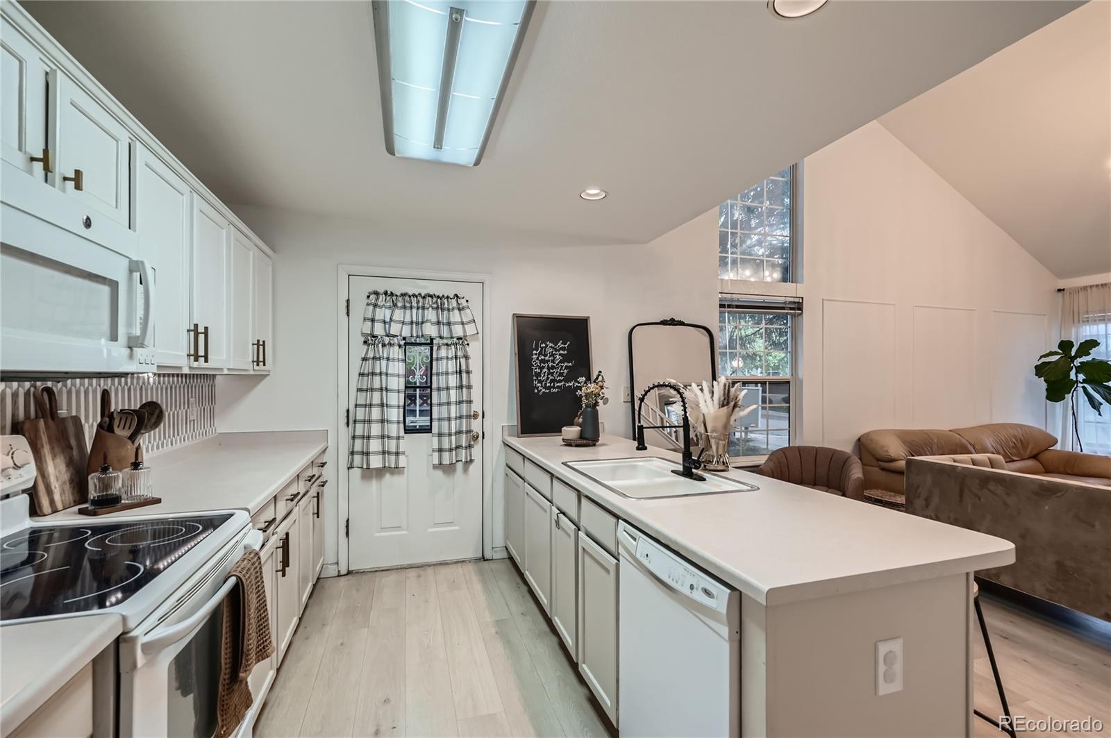 MLS Image #7 for 12282  bannock circle,denver, Colorado