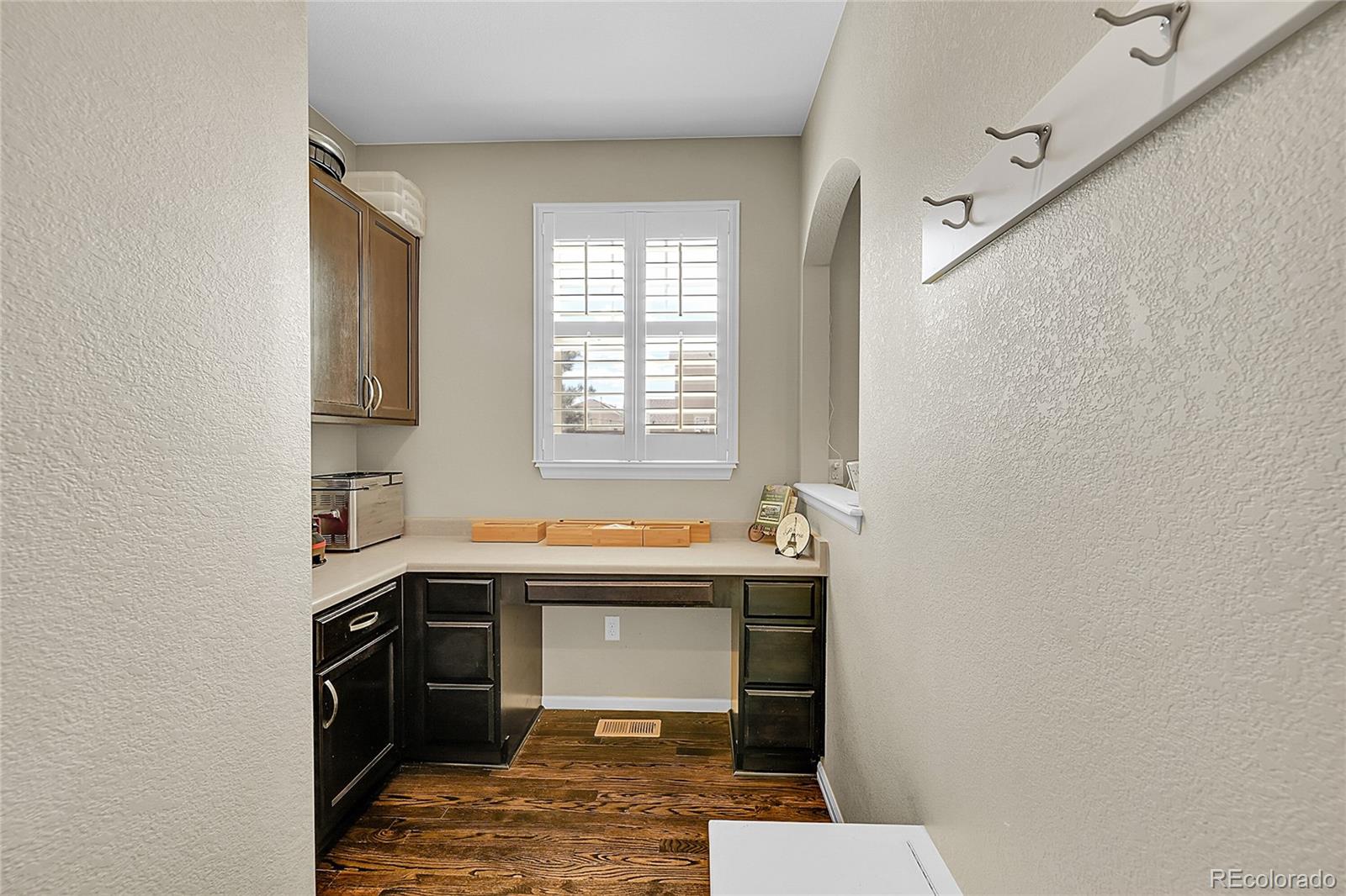 MLS Image #16 for 25262  e 2nd place,aurora, Colorado