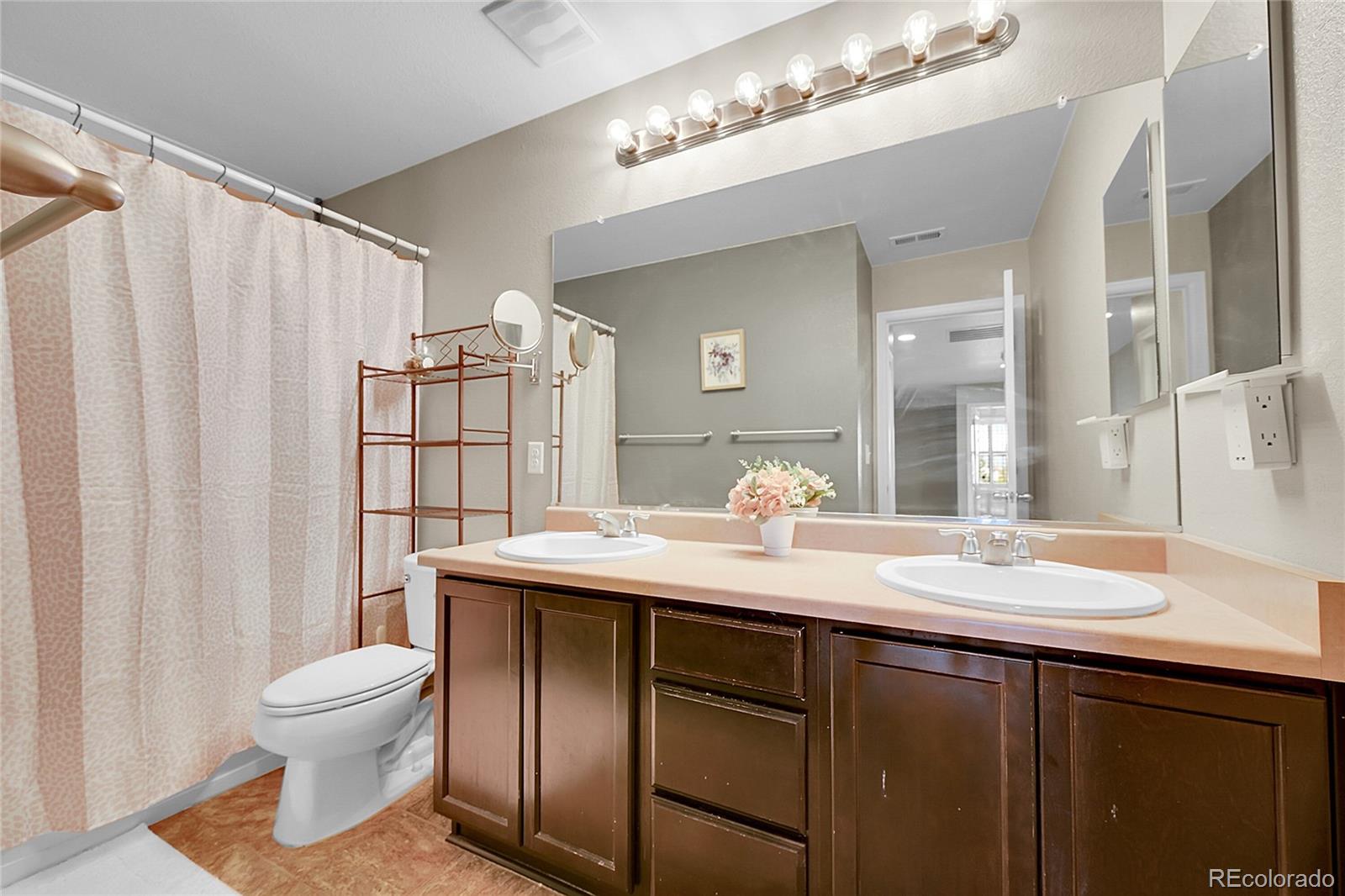 MLS Image #19 for 25262  e 2nd place,aurora, Colorado