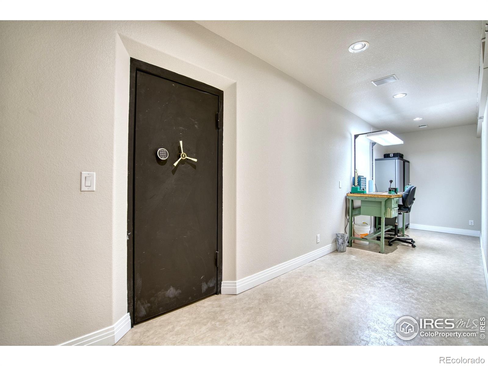 MLS Image #32 for 2050  emerald drive,longmont, Colorado