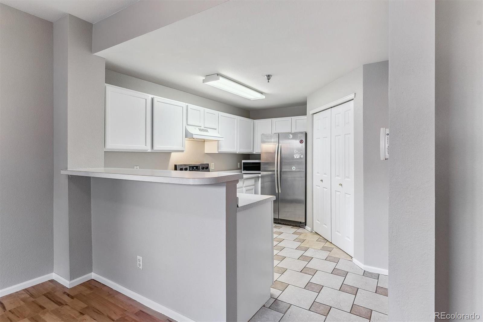 MLS Image #12 for 2575 s syracuse way,denver, Colorado