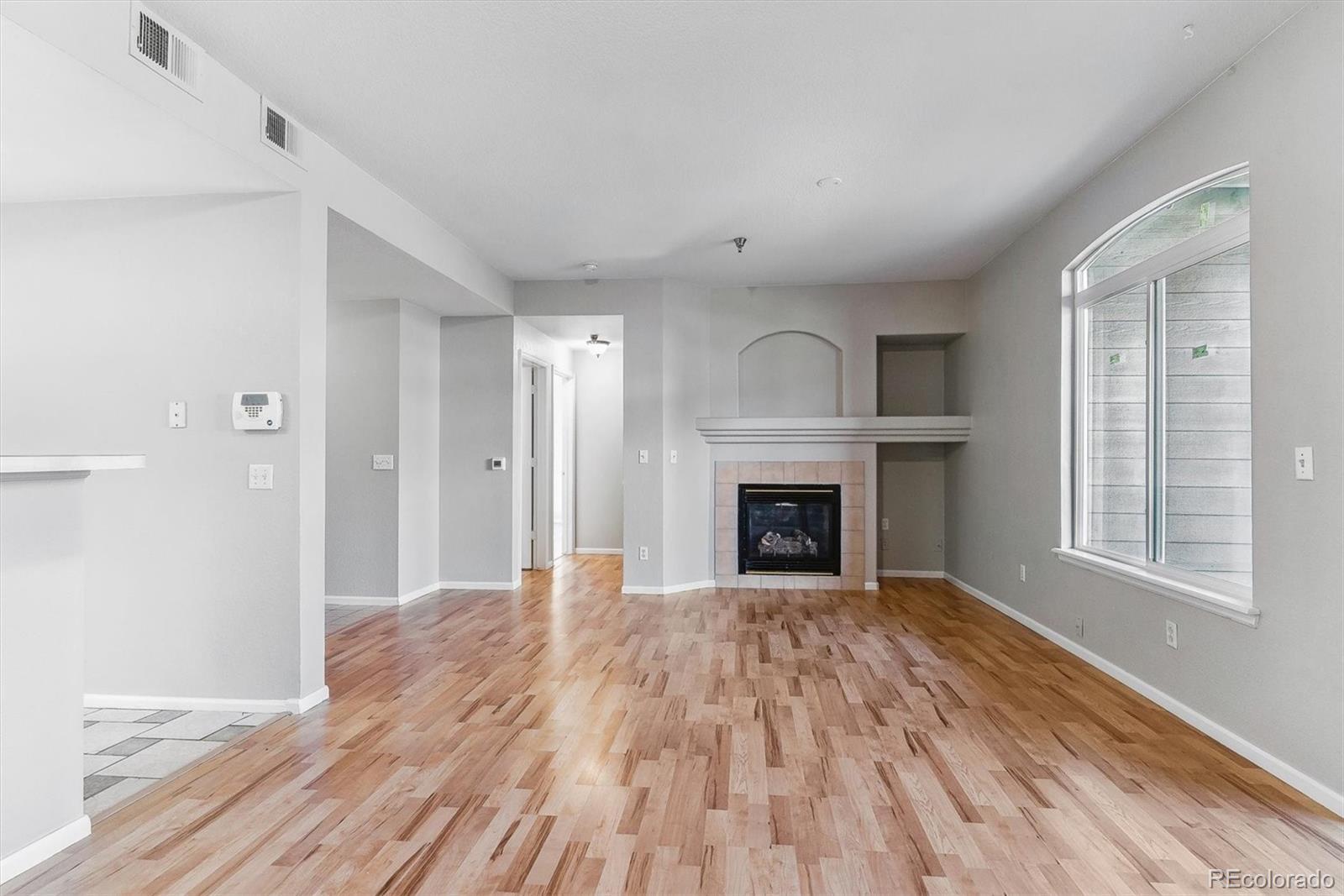 MLS Image #2 for 2575 s syracuse way,denver, Colorado