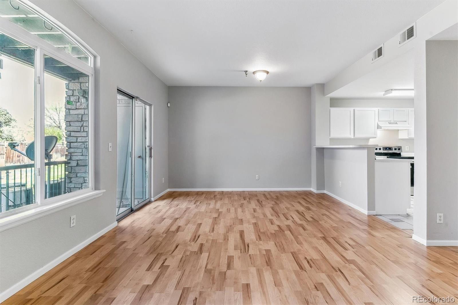 MLS Image #3 for 2575 s syracuse way,denver, Colorado