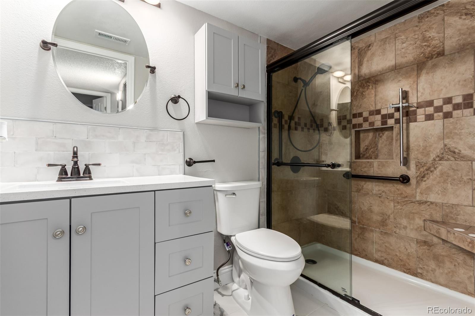 MLS Image #15 for 2575 s syracuse way,denver, Colorado