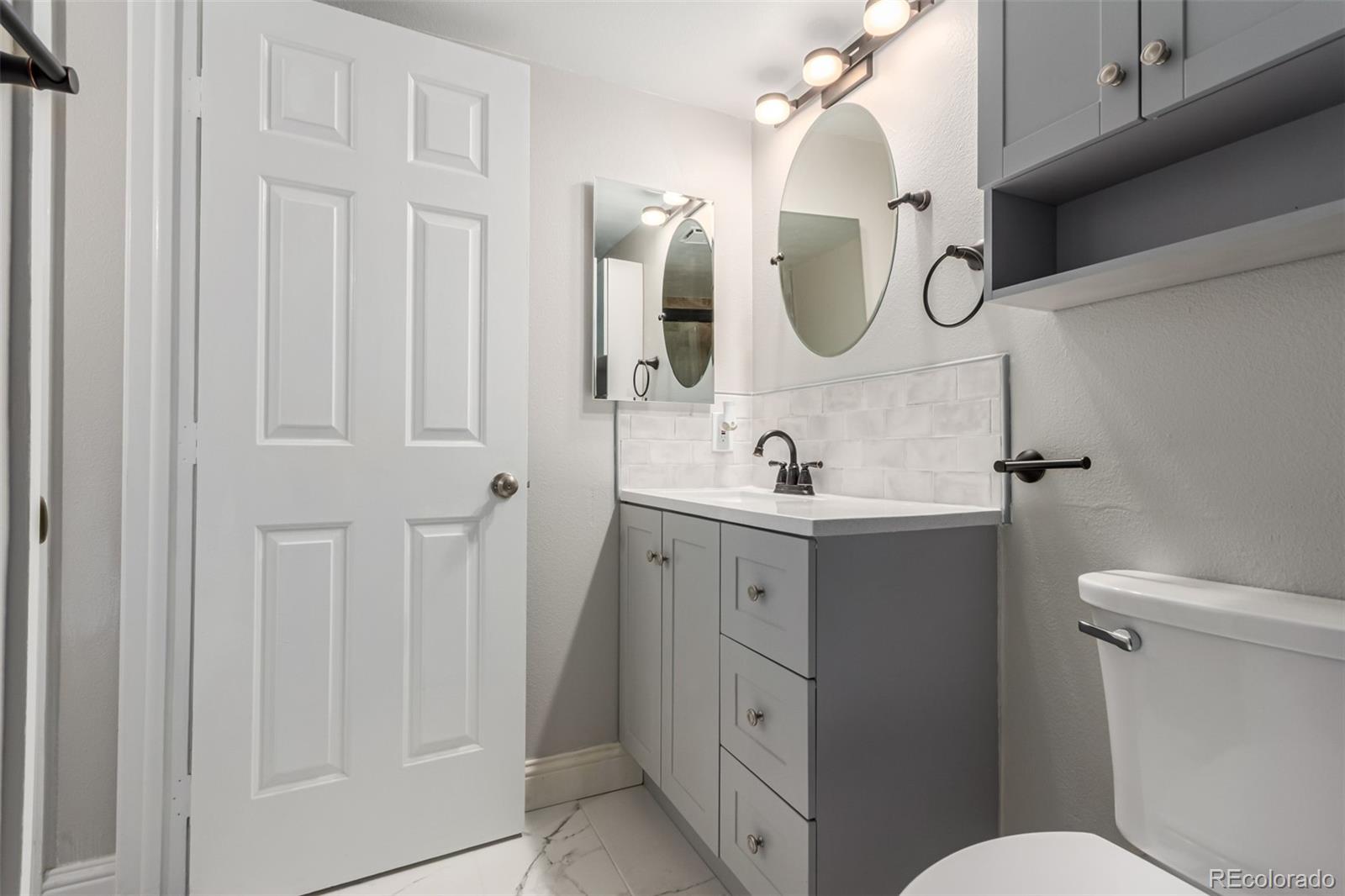 MLS Image #16 for 2575 s syracuse way,denver, Colorado