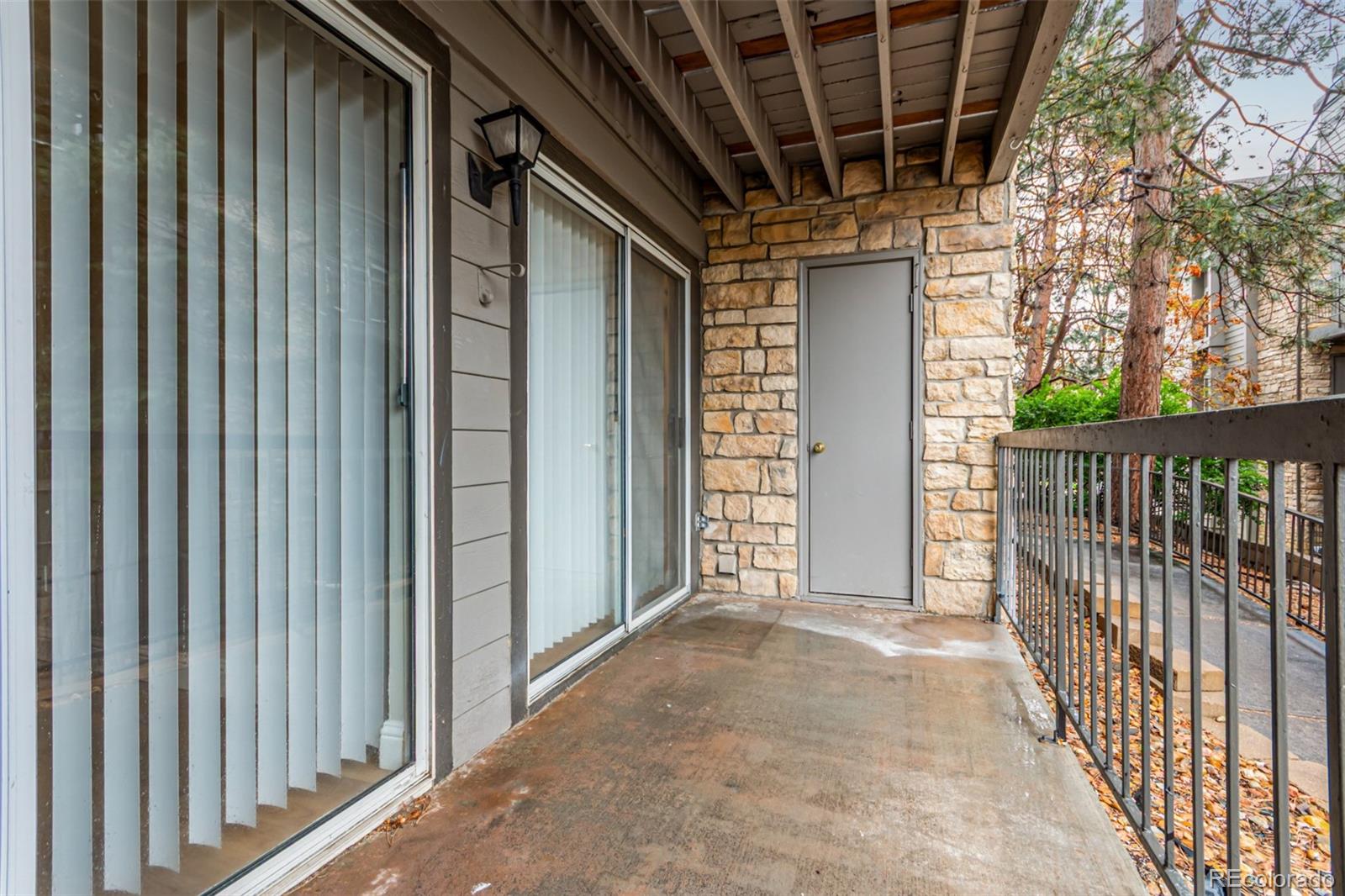 MLS Image #19 for 2575 s syracuse way,denver, Colorado