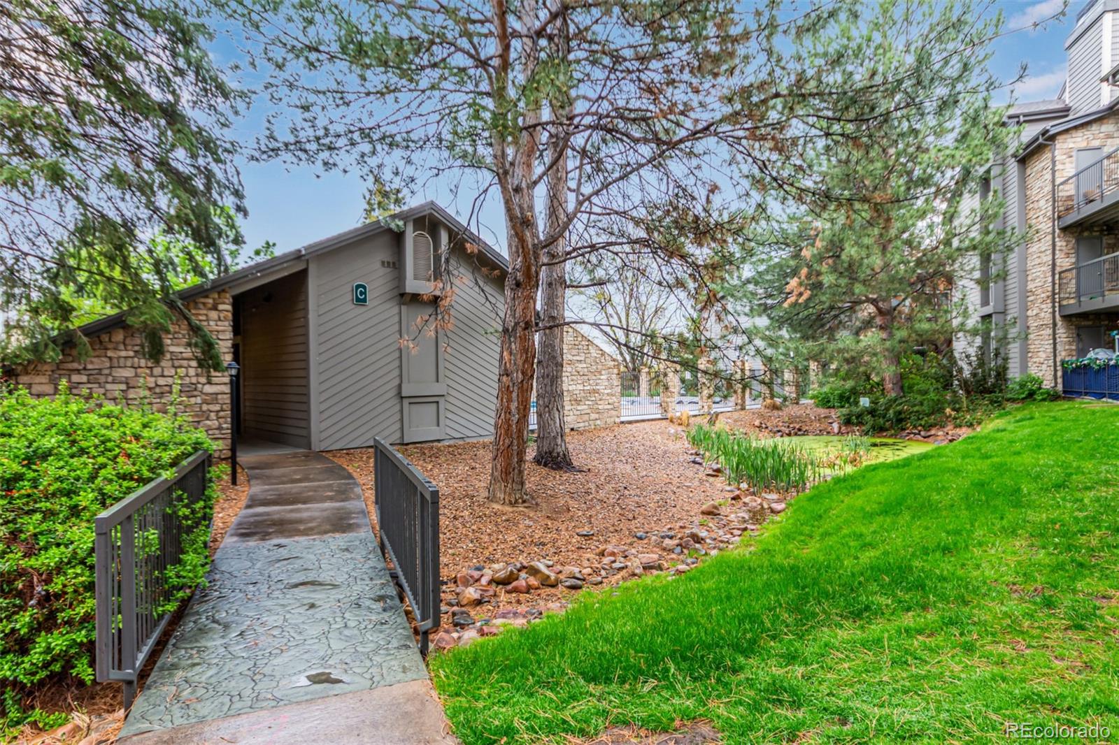 MLS Image #20 for 2575 s syracuse way,denver, Colorado