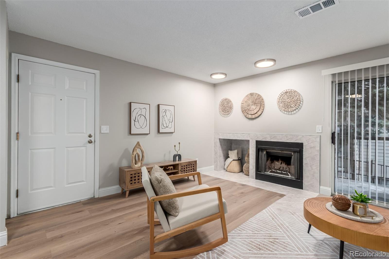 MLS Image #4 for 2575 s syracuse way,denver, Colorado