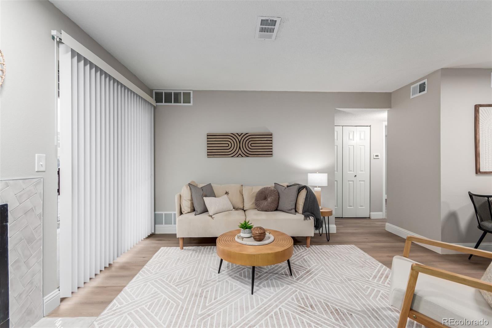 MLS Image #6 for 2575 s syracuse way,denver, Colorado