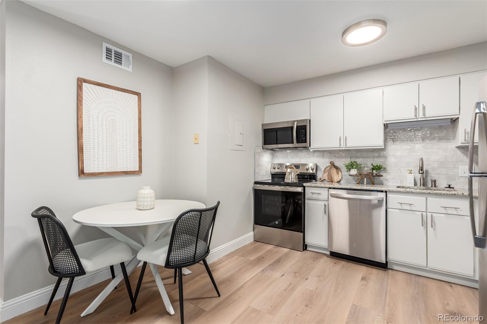 MLS Image #8 for 2575 s syracuse way,denver, Colorado