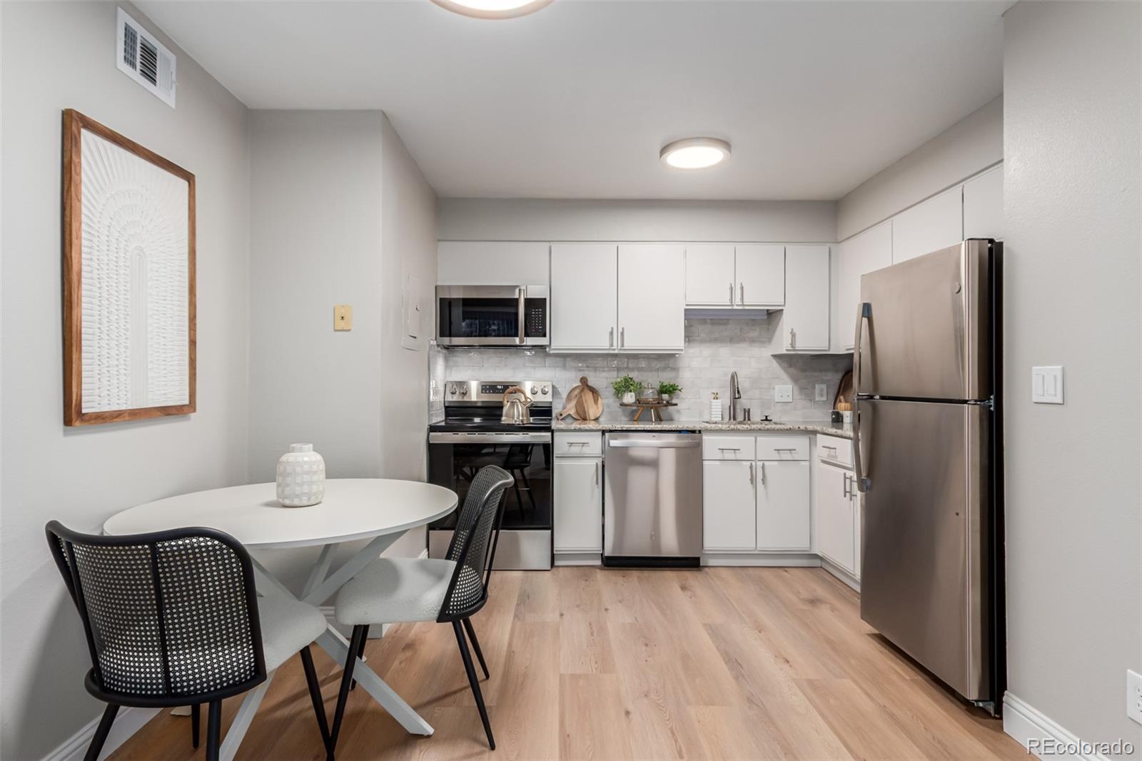 MLS Image #9 for 2575 s syracuse way,denver, Colorado