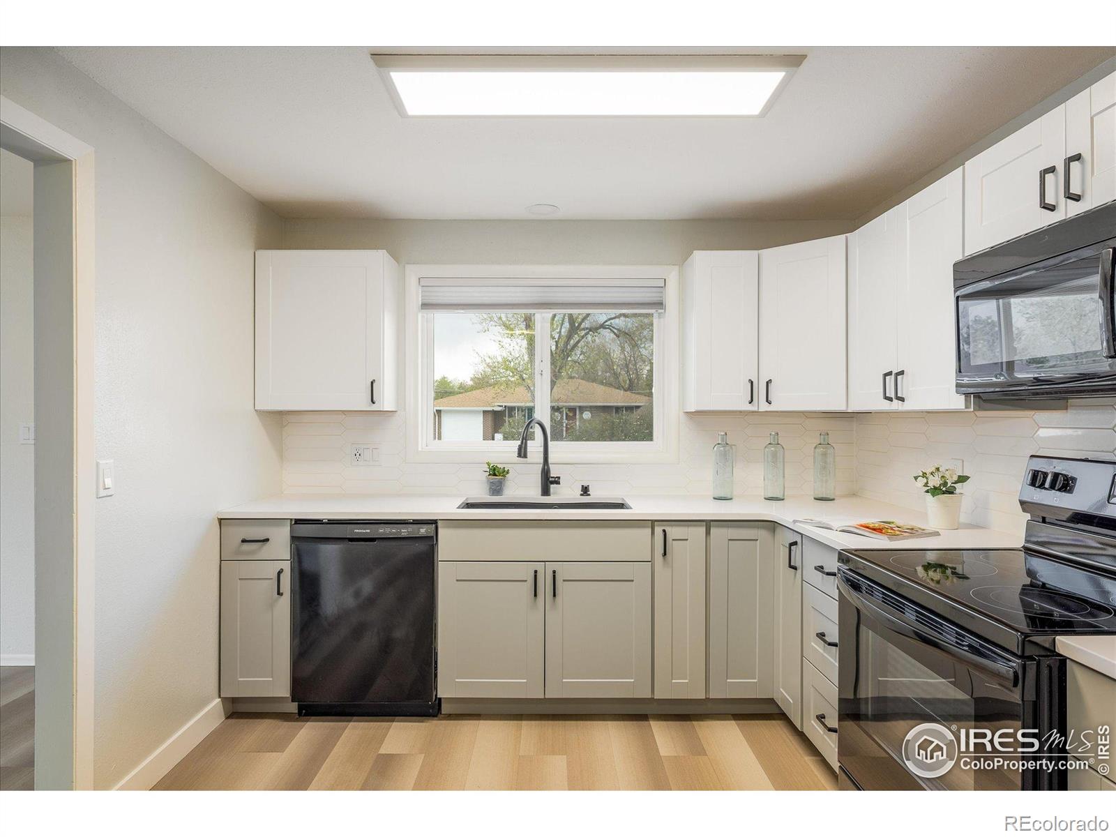 MLS Image #8 for 740  lotus way,broomfield, Colorado