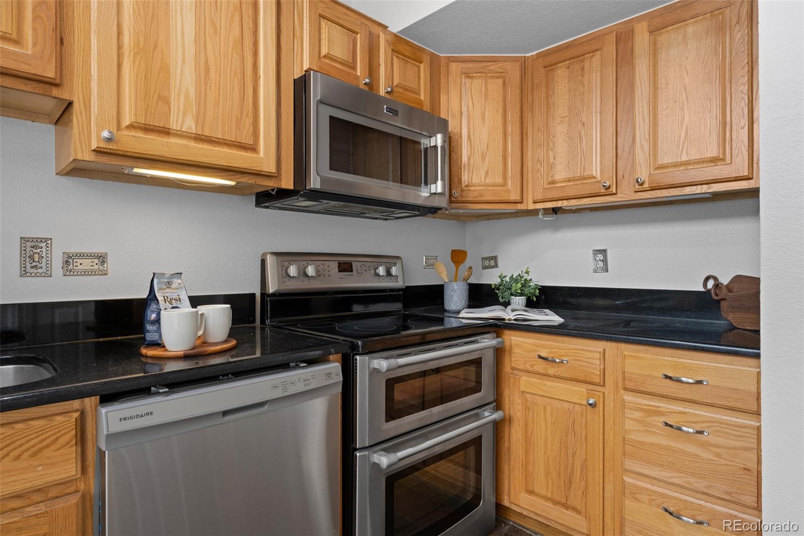 MLS Image #16 for 3295  blake street,denver, Colorado