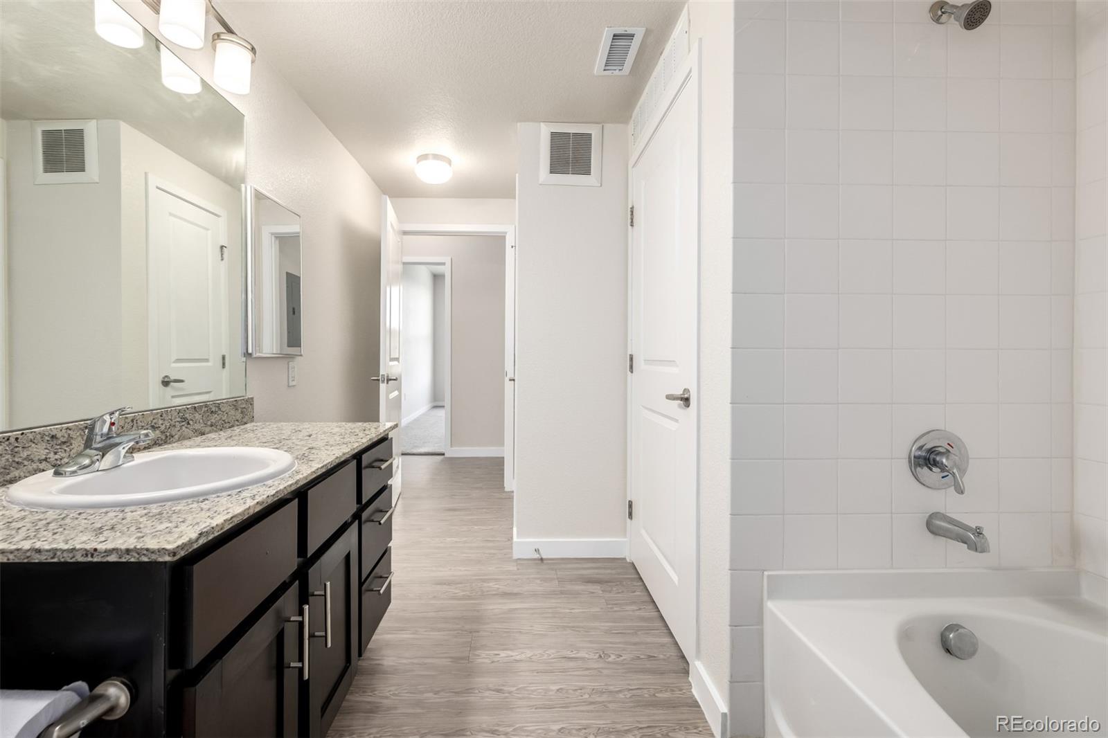 MLS Image #13 for 4100  albion street,denver, Colorado