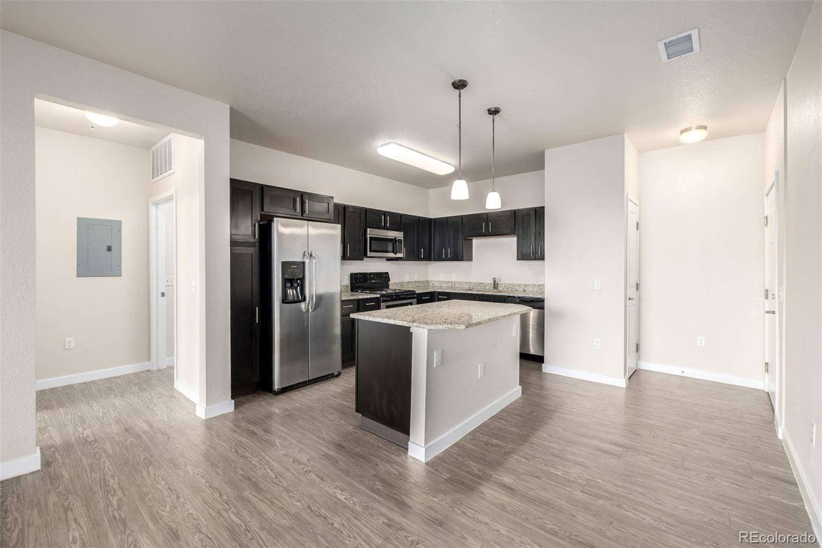 MLS Image #5 for 4100  albion street,denver, Colorado