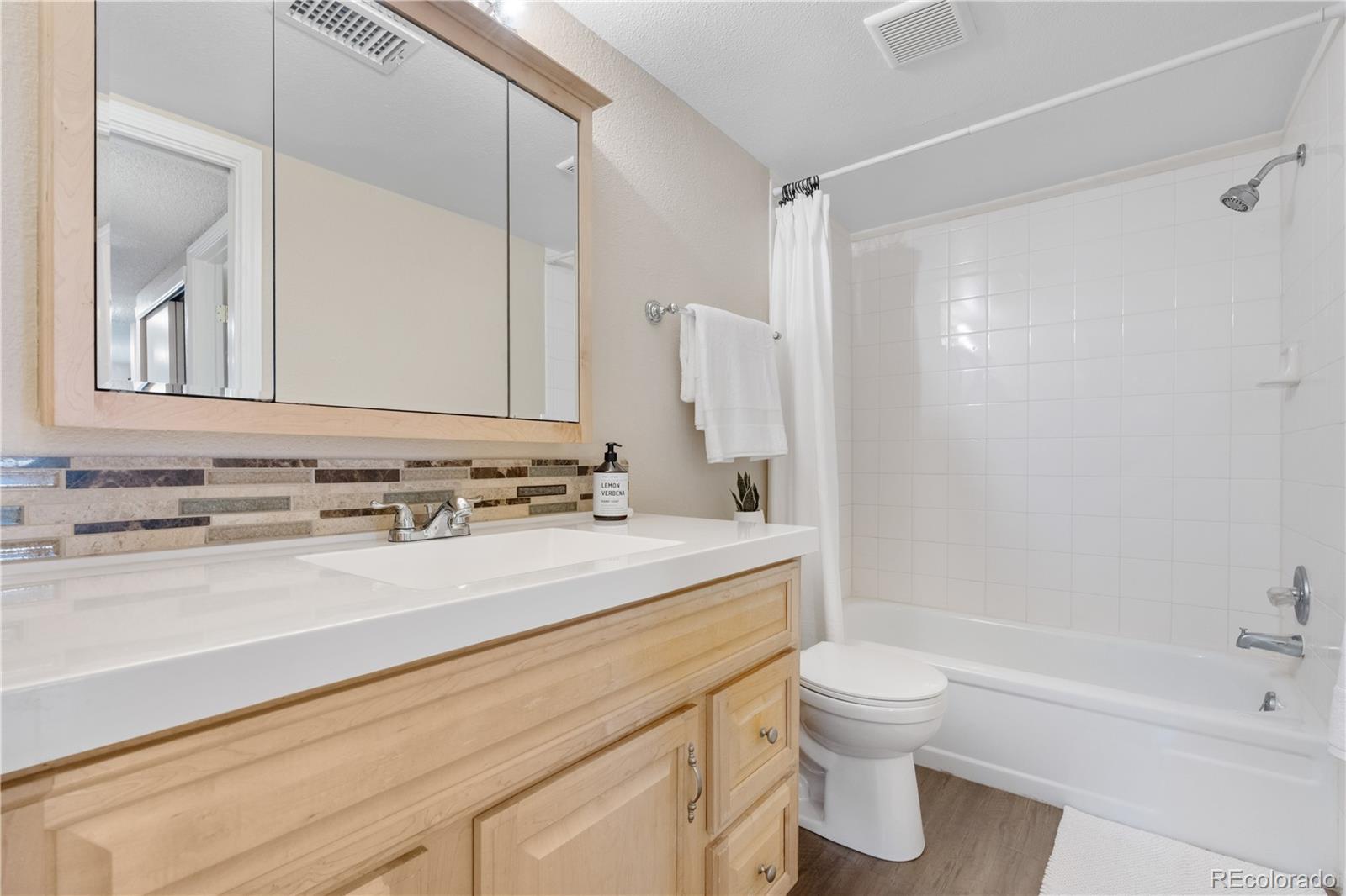 MLS Image #9 for 9837 e peakview avenue d05,englewood, Colorado