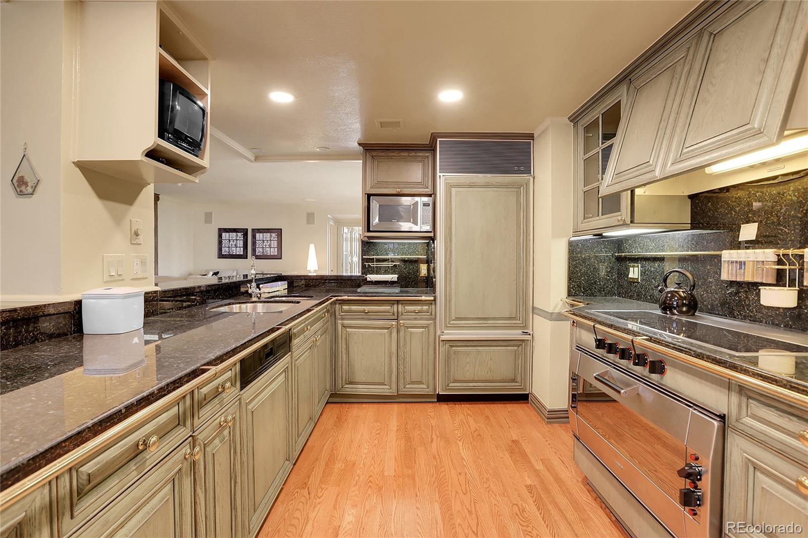 MLS Image #11 for 1777  larimer street,denver, Colorado