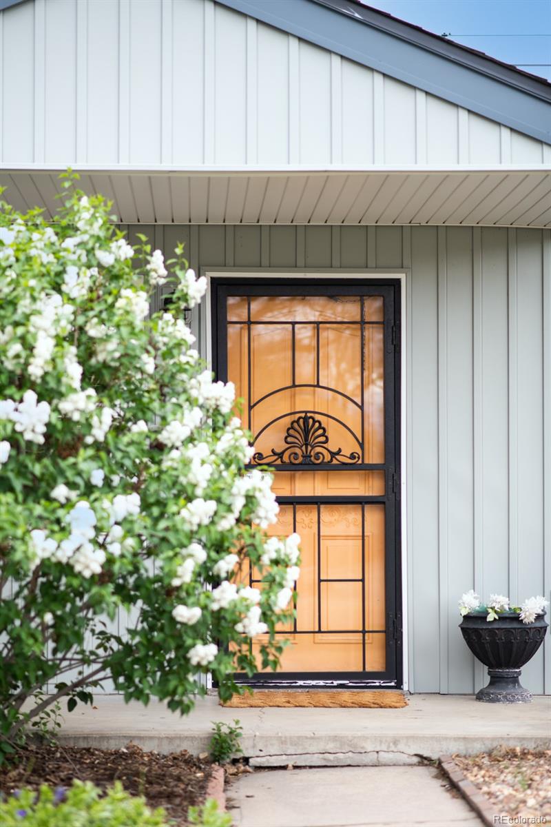 MLS Image #2 for 3202 s dahlia street,denver, Colorado