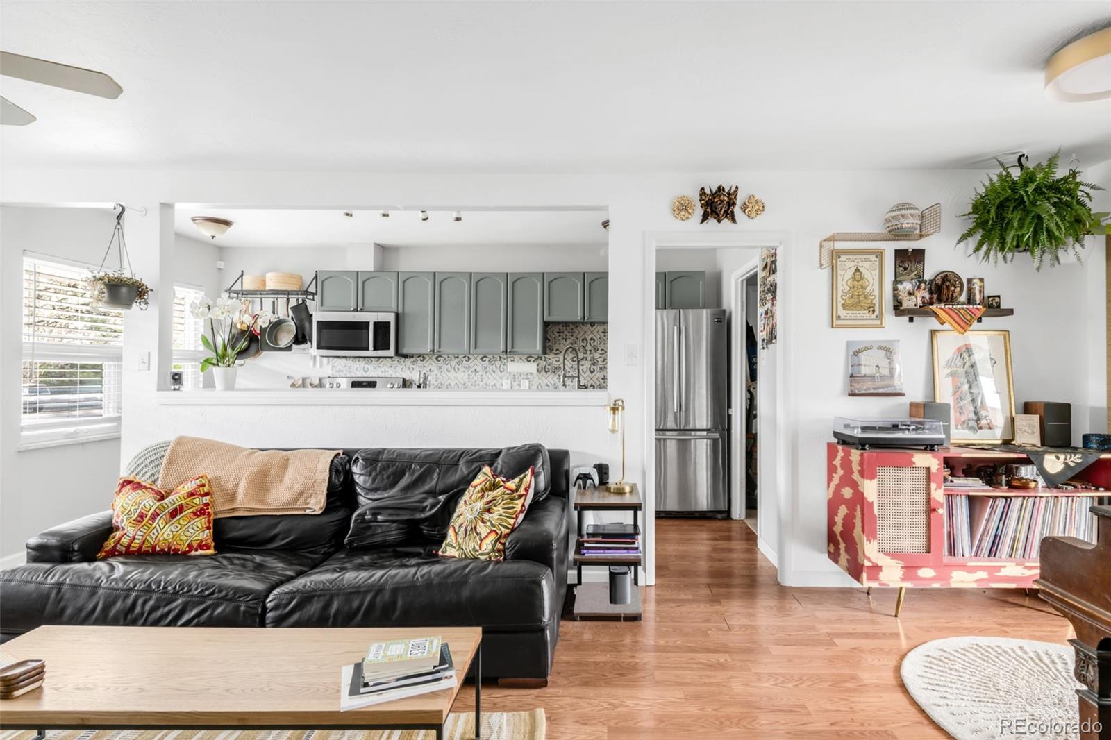 MLS Image #6 for 3202 s dahlia street,denver, Colorado