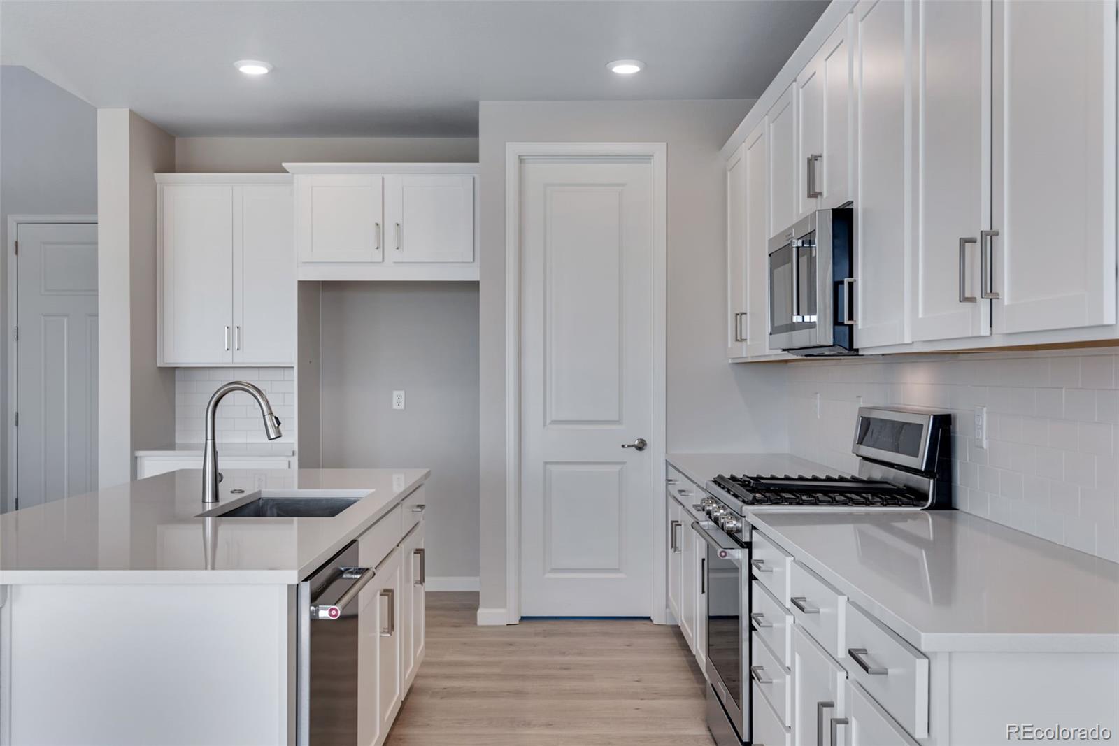 MLS Image #8 for 13398 e 99th place,commerce city, Colorado