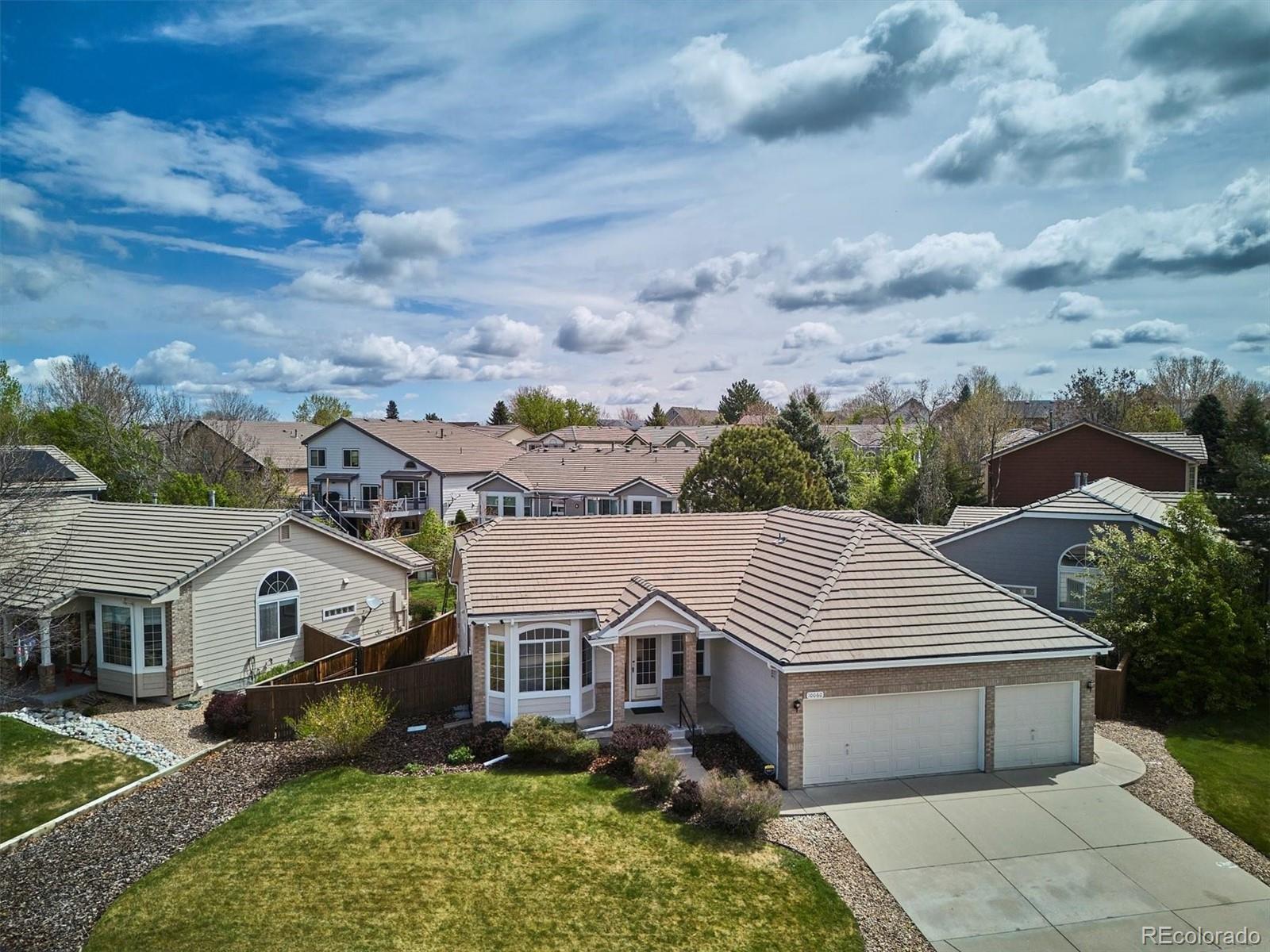 MLS Image #2 for 10060  oak leaf way,highlands ranch, Colorado
