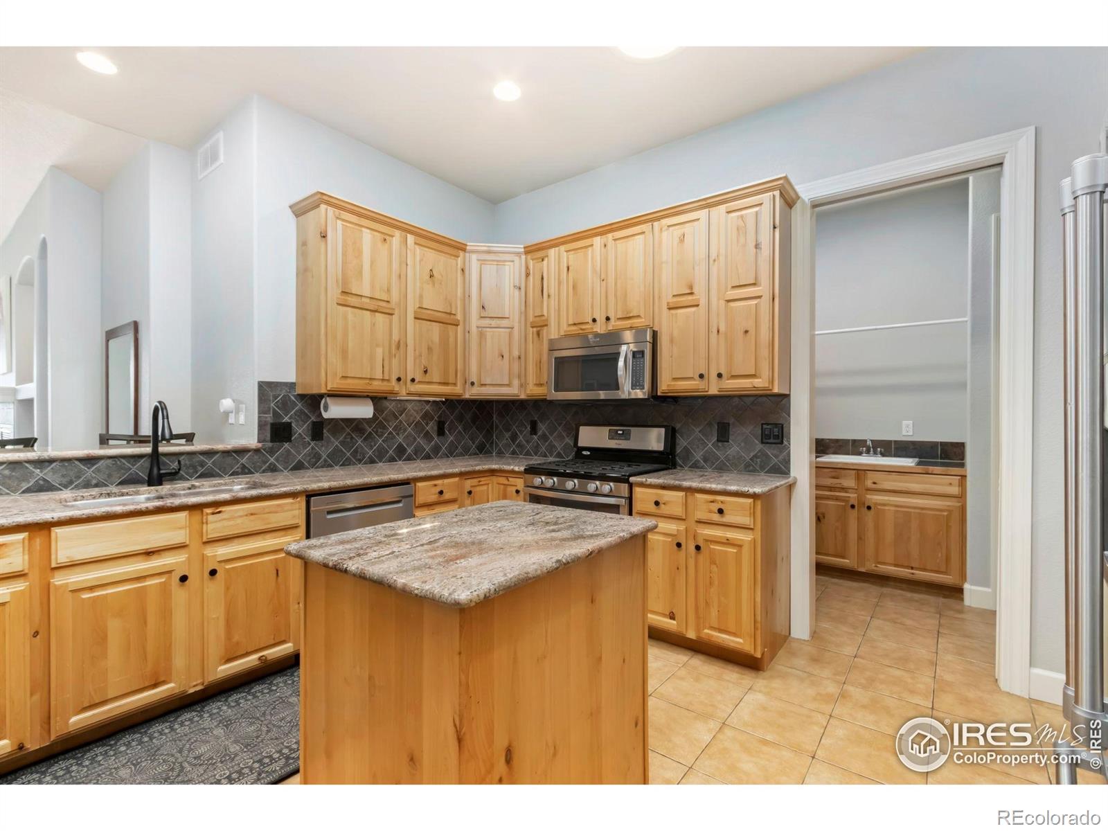 MLS Image #12 for 1992  vineyard drive,windsor, Colorado