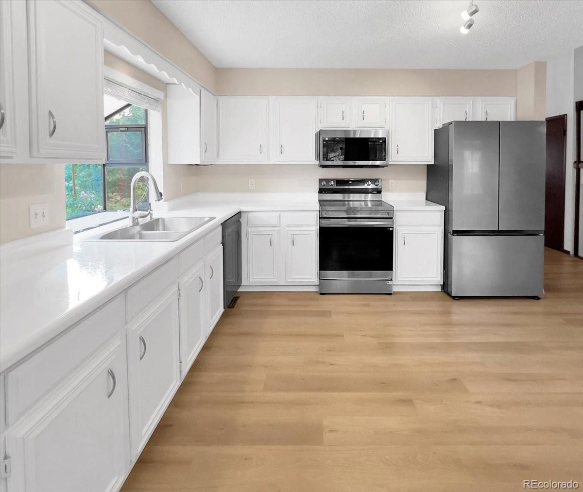 MLS Image #6 for 8133 w quarto avenue,littleton, Colorado