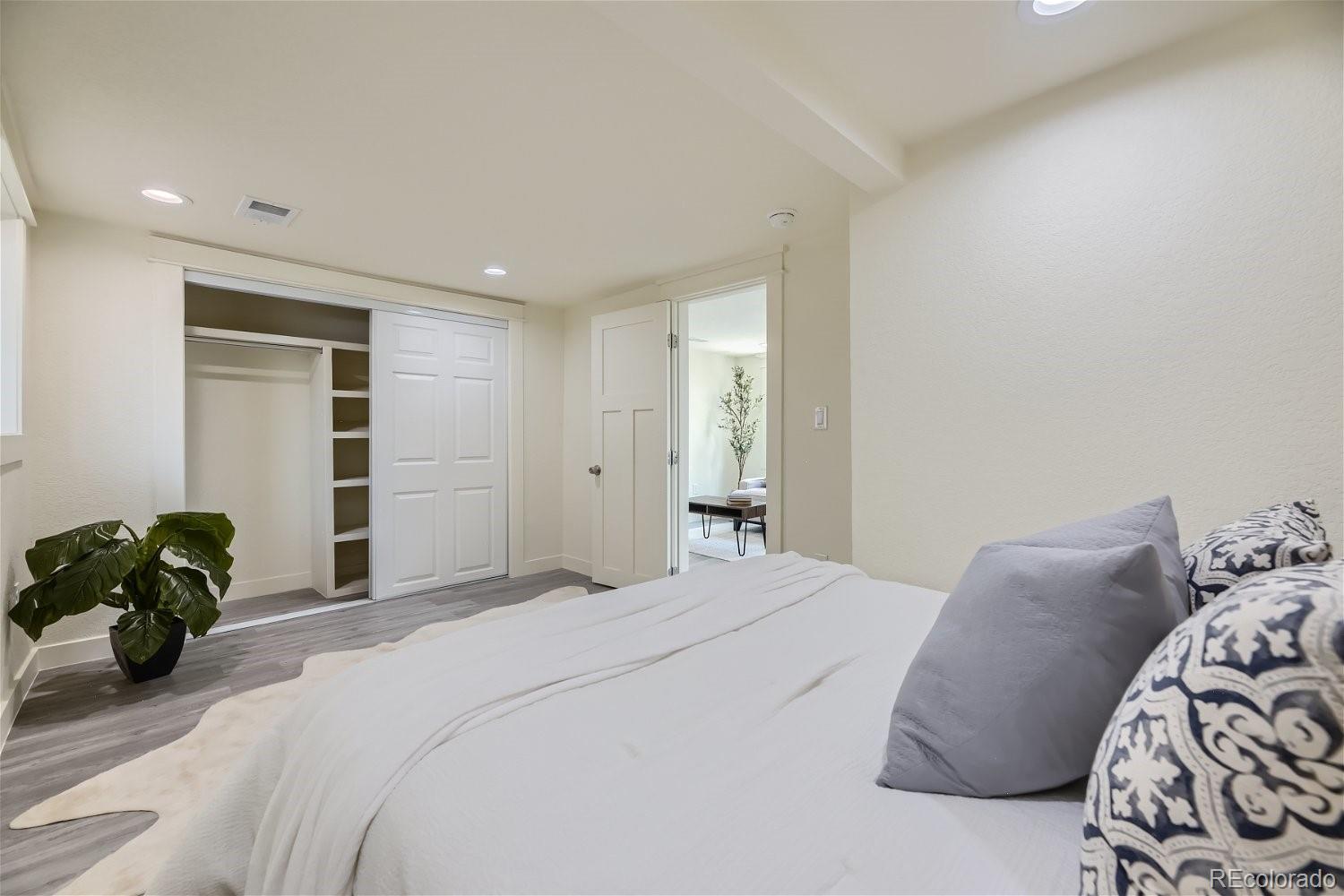 MLS Image #6 for 3275 s decatur street,denver, Colorado