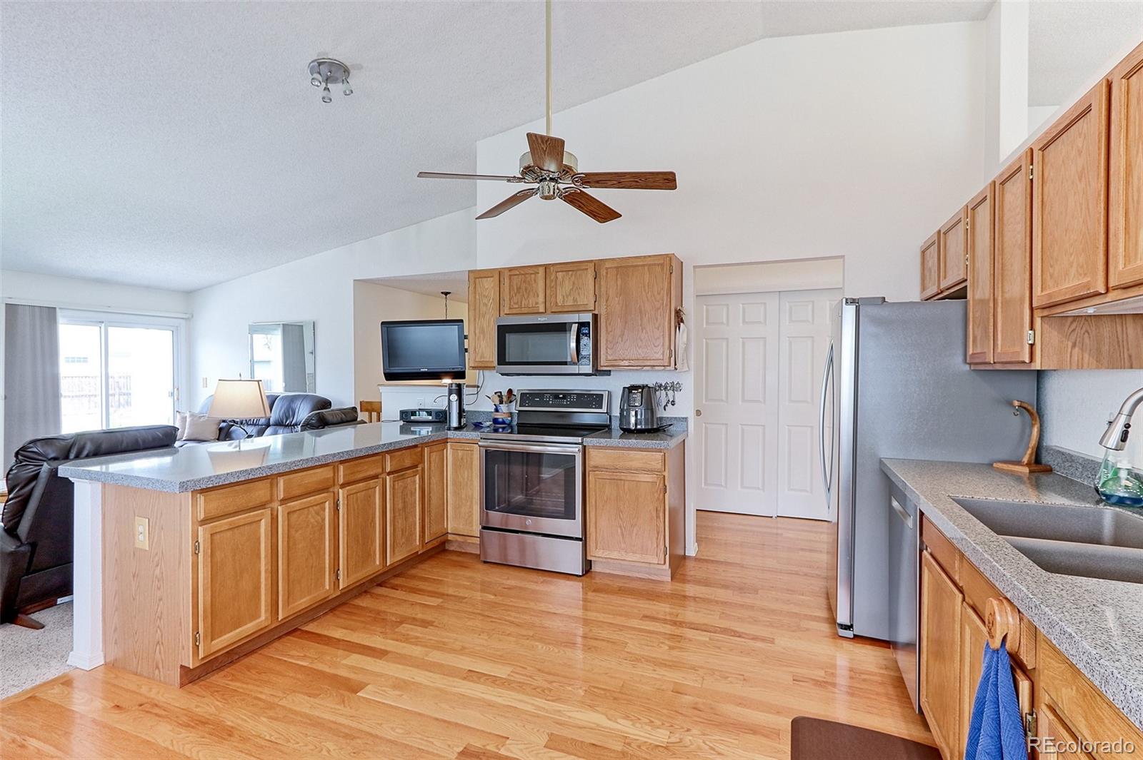 MLS Image #8 for 12935  lake circle drive,thornton, Colorado