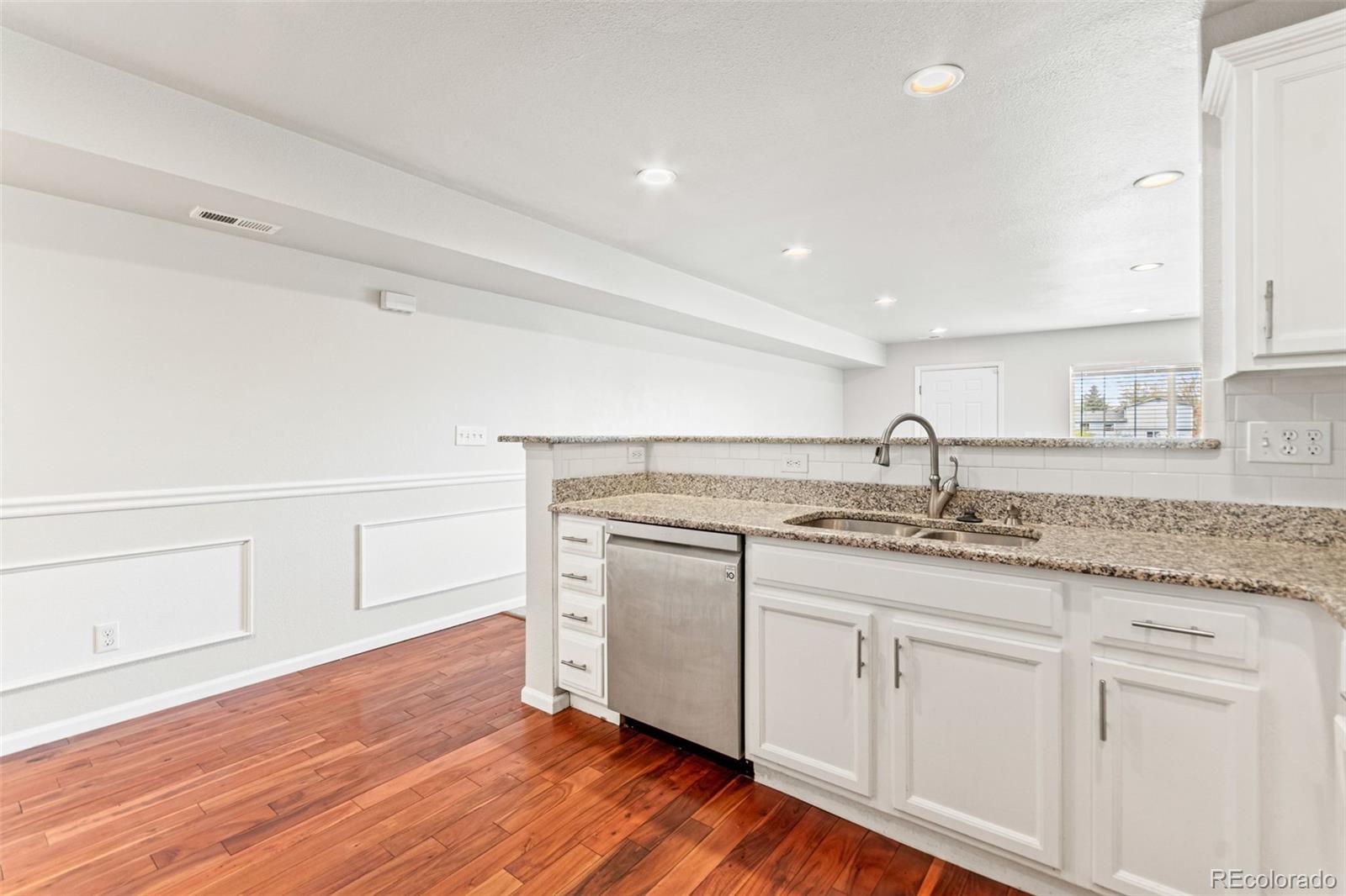MLS Image #4 for 1461 s danube way,aurora, Colorado