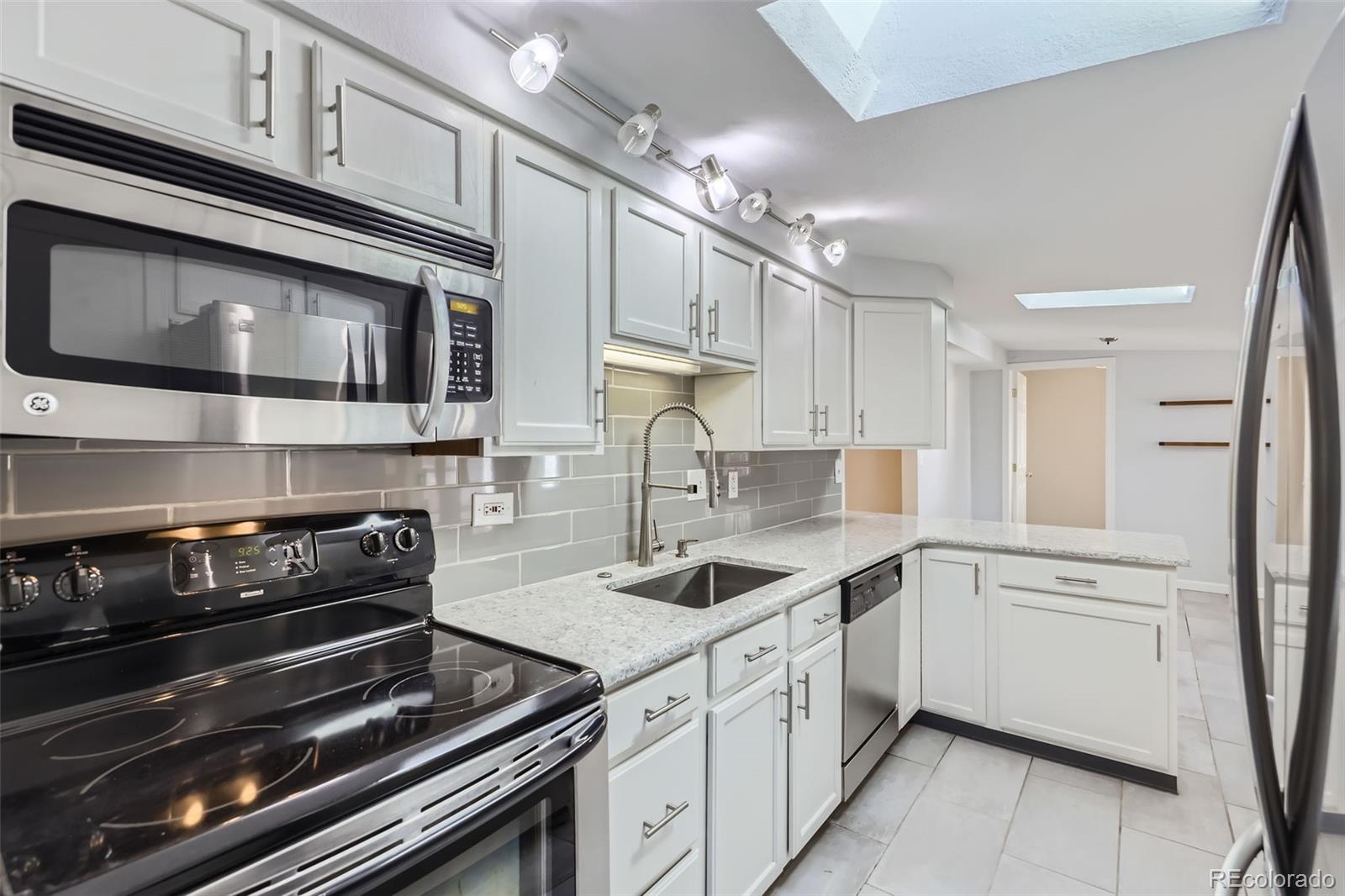 MLS Image #14 for 3353 s glencoe street,denver, Colorado