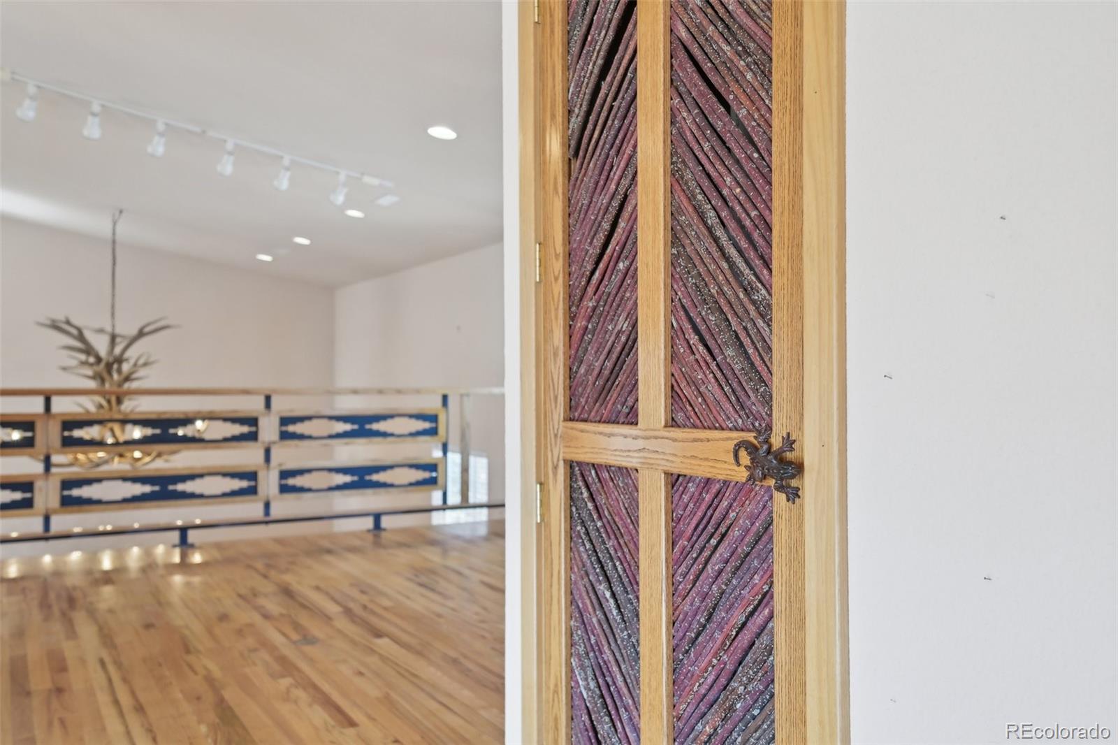 MLS Image #25 for 1055 n 18th street,colorado springs, Colorado