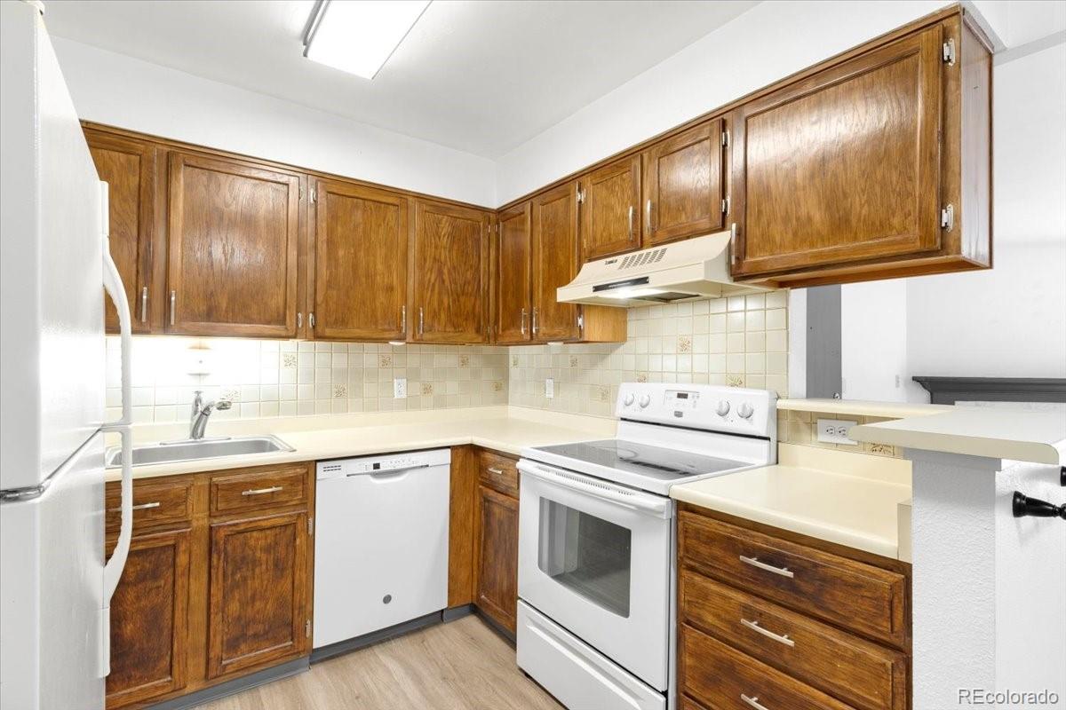MLS Image #10 for 3334 s ammons street,lakewood, Colorado
