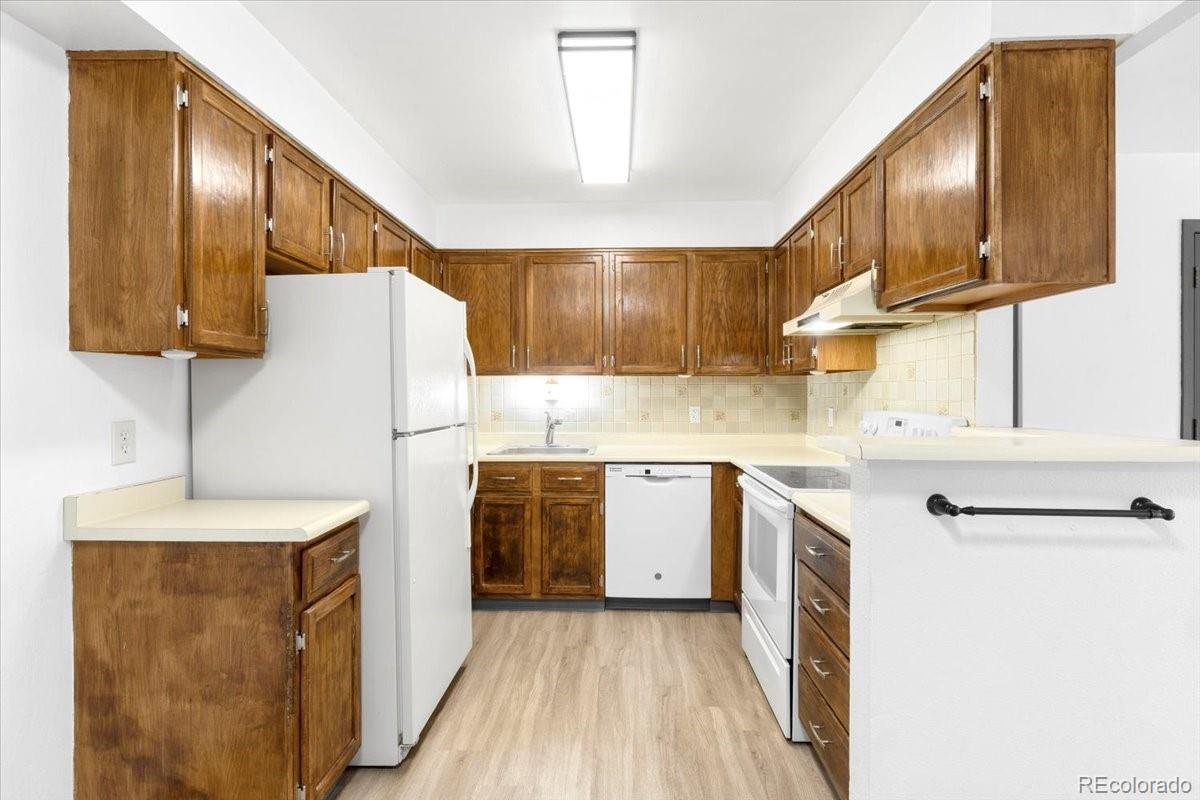 MLS Image #9 for 3334 s ammons street,lakewood, Colorado