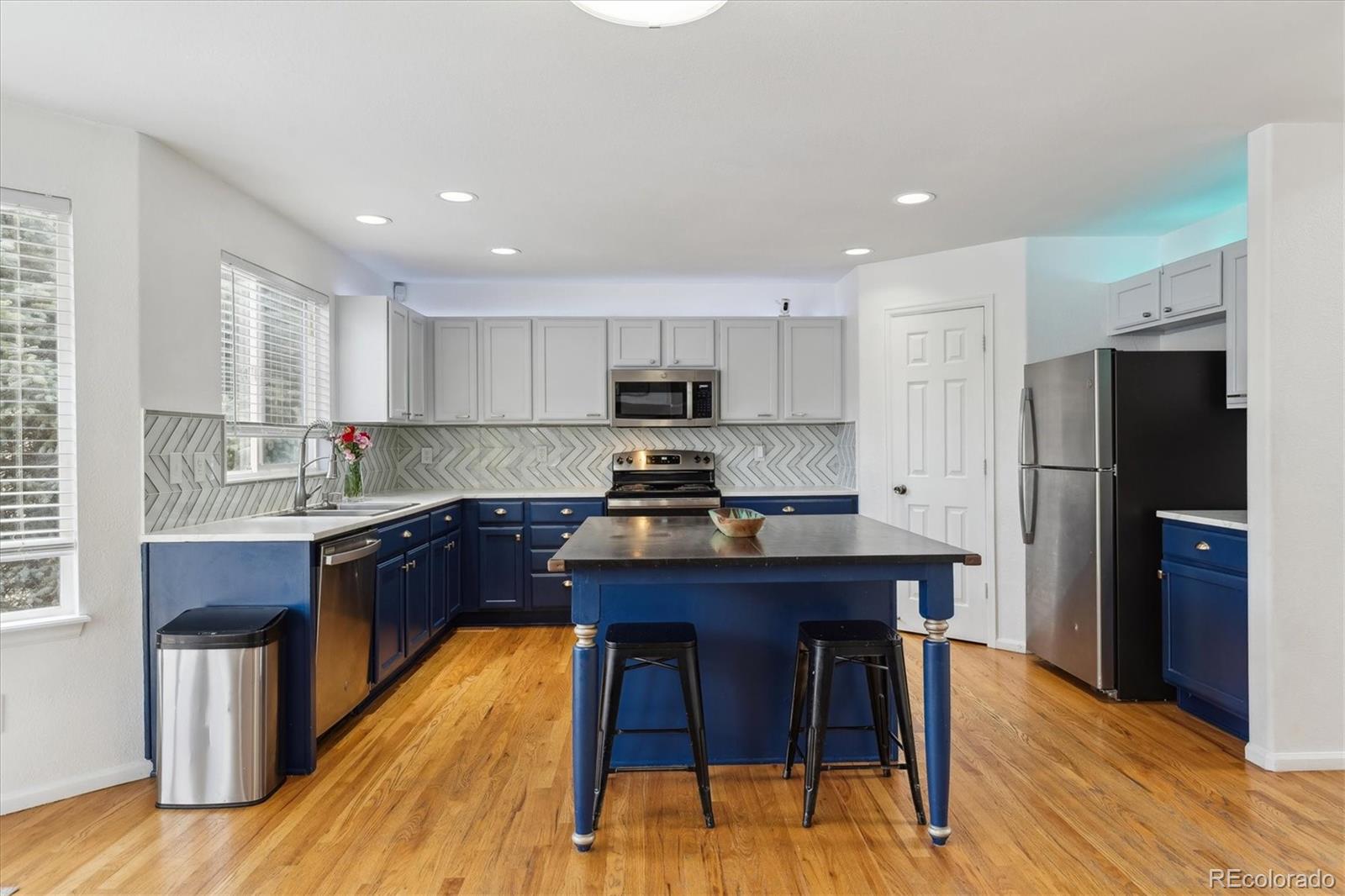 MLS Image #5 for 10517  madison street,thornton, Colorado