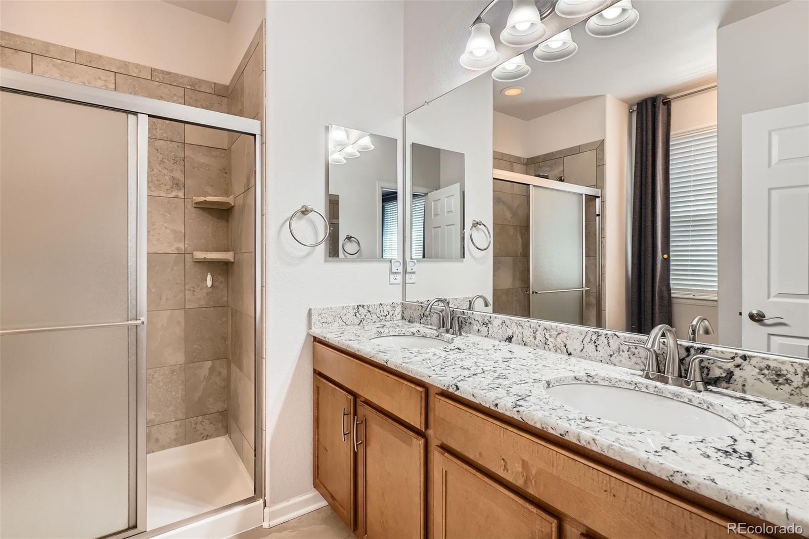 MLS Image #19 for 25561 e 5th place,aurora, Colorado