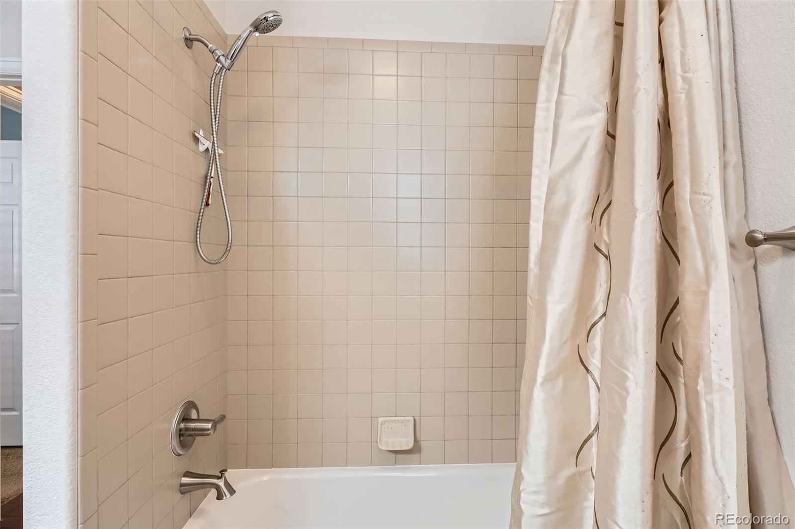 MLS Image #23 for 25561 e 5th place,aurora, Colorado