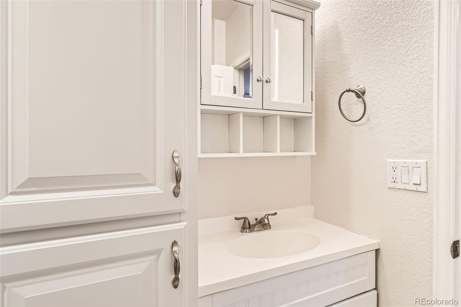MLS Image #34 for 25561 e 5th place,aurora, Colorado
